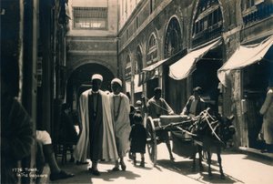 1936年在埃及突尼斯的集市上 作者 不明