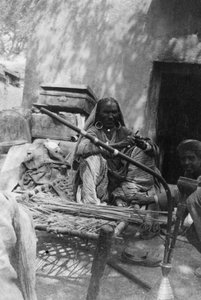 最低种姓的印度妇女，豪舍拉，1917年 作者 不明