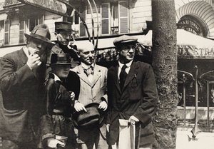 Jean Cocteau, Manuel Ortiz de Zárate, Henri-Pierre Roché, Marie Vassilieff, Max..., 1916. 作者 不明
