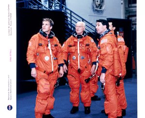 John H Glenn及其机组人员，1998年6月 作者 不明
