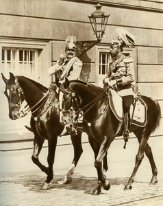 威廉皇帝二世和国王乔治五世（King George V），1911年，1935年，德国柏林。 作者 不明
