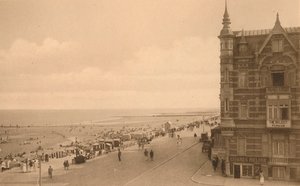 La Digue et la Plage，海滨长廊和沙滩，摄于1900年。 作者 不明