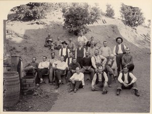 1900年代，加利福尼亚的La Grange矿山乘员组。 作者 不明