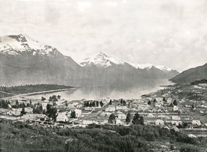 瓦卡蒂普湖和山脉，新西兰皇后镇，1895年。 作者 不明