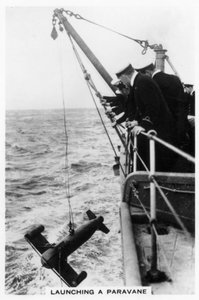 从战舰HMS罗德尼号降落伞，1937年 作者 不明