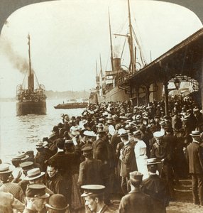 离开老家和朋友-美国，克里斯蒂安尼亚，挪威的挥舞着的移民，c1905。 作者 不明