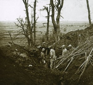 1915年，法国北部的莱斯埃帕格斯。 作者 不明