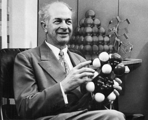美国化学家莱纳斯·鲍林（Linus Pauling），c1954 作者 不明