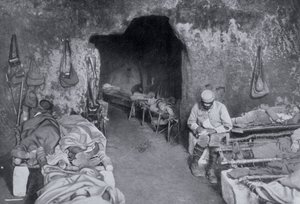 第一次世界大战，1915年，在法国洞穴中居住 作者 不明