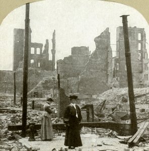 从埃利斯（Ellis）和鲍威尔街（Powell Sts）角向东北看，1906年。 作者 不明