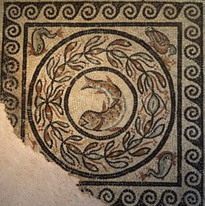 Lyon, region Auvergne, Rhone Alpes, departement du Rhone. 69000 Mosaique de Choulans, decouverte en 1967. Representant un poisson 作者 不明