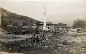 希腊马塞多因：尖塔前骑驴的人 - 明信片 1914-1918年 作者 不明