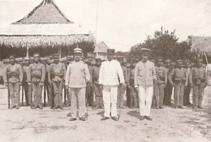 马德拉-马莫尔铁路：在玻利维亚-巴西边境：玻利维亚官兵，1914年 作者 不明
