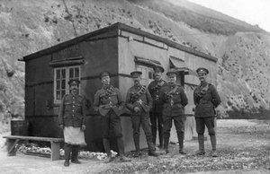 皇家海军仓库，舰队之家和阿奇克利夫堡的主要后卫，大约1916年 作者 不明
