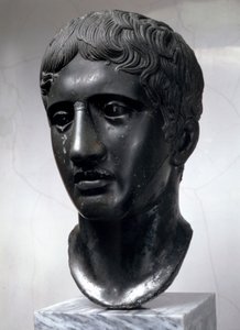 多利普洛斯（Doryphoros）罗马复制品的大理石头，原产于Polykleitos，c450-c440 BC 作者 不明