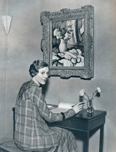 玛丽·内（Marie Ney）在她的公寓中，c1934 作者 不明