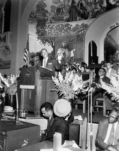 马丁·路德·金·金恩（Martin Luther King Jnr），美国黑人民权运动人士，c1968年 作者 不明