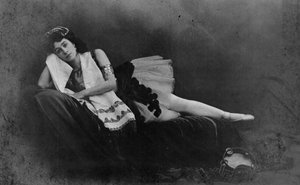 玛蒂尔达（Matilda Kschessinska）担任芭蕾舞剧《埃斯梅拉达（La Esmeralda）》的标题 作者 不明