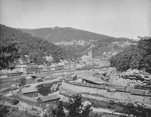 宾夕法尼亚州的莫赫·大块（Mauch Chunk），展示皮斯加山（Mos Pisgah），约建于1897年。 作者 不明