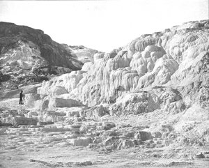 密涅瓦露台，美国黄石公园，摄于1900年。 作者 不明