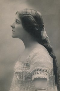 埃德娜·梅小姐（Edna May），1878-1948年，c1930年。 作者 不明