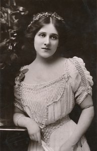 埃德娜·梅小姐（Edna May），1878-1948年，c1930年。 作者 不明