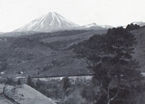 19世纪末至20世纪初的Ngauruhoe山。 作者 不明