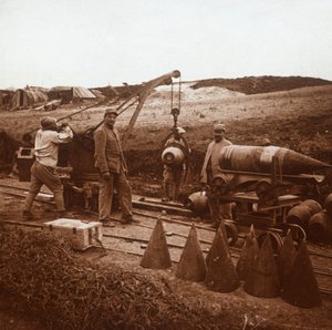 带起重机的移动式炮弹，法国北部Genicourt，c1914-c1918 作者 不明