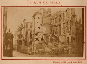 巴黎市政府（1871 年）：1871 年 5 月在巴黎里尔街被毁的建筑物的视图。 Pierre Pepetit 的照片。 打印在纸板上，昏暗。 9x5,4 厘米 作者 不明