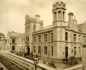 第64号。1923年，诺森特（Northants）的Oundle学校。 作者 不明