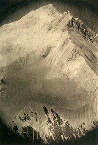 珠穆朗玛峰东北角，c1918-c1939。 作者 不明