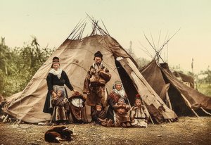 挪威。抹布（种子）-家庭在帐篷前。 1900年左右。摄影：Photoglob -苏黎世 作者 不明