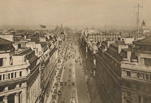 在布什房子的屋顶上，从金斯威往北高地看，c1935。 作者 不明