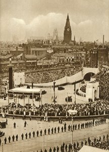 1934年7月18日，利物浦的默西隧道开通。 作者 不明