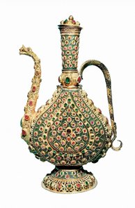 Ottoman art: gold jug, inlaid with precious stones. Goldsmithery 17th century. 作者 不明