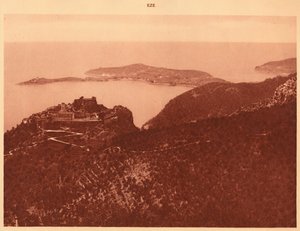 从埃兹（Eze）的Grande Corniche看到的Panorama和Cap Ferrat帽子，1930年。 作者 不明