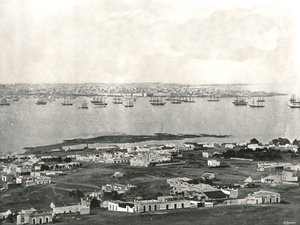 小山全景，乌拉圭蒙得维的亚，1895年。 作者 不明