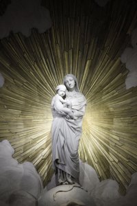 巴黎，法国 Saint-Francois-Xavier 教堂圣母和儿童雕像，巴黎，法国 作者 不明