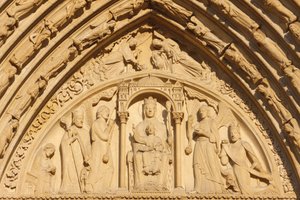 Paris Notre Dame cathedral west wing : Saint Anne