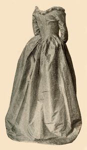 圣克莱尔夫人所穿的蓝色有趣礼服的图片，c1760,1937年。 作者 不明