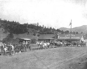 美国科罗拉多州派克峰收费公路，约摄于1900年。 作者 不明