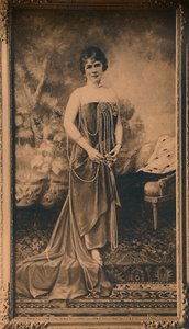 一名妇女的肖像在古巴使馆在布鲁塞尔，比利时，1927年。 作者 不明