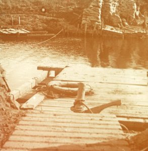 在比利时迪克斯梅德的河岸上张贴c1914-c1918 作者 不明