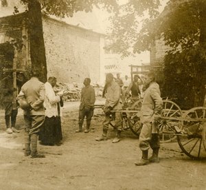 牧师在户外说弥撒，c1914-c1918 作者 不明