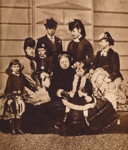 维多利亚女王和她的儿daughter与孙女，c1880，1935年 作者 不明