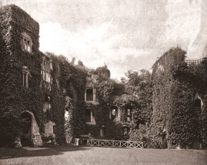 拉格伦城堡，威尔士蒙茅斯郡，1894年。 作者 不明