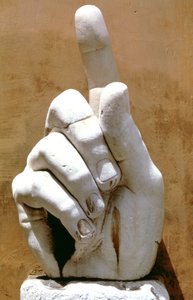 公元330年君士坦丁大帝雕像的右手 作者 不明