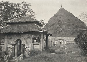 Ruwanwali Dagoba到阿努拉德普勒（Anuradhapura）。 1926年东面 作者 不明