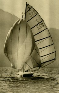 于1935年在上奥地利州的阿特湖（Attersee）航行。 作者 不明