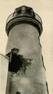 斯卡伯勒灯塔被德国炸弹击中，第一次世界大战，1914年12月，c1920。 作者 不明